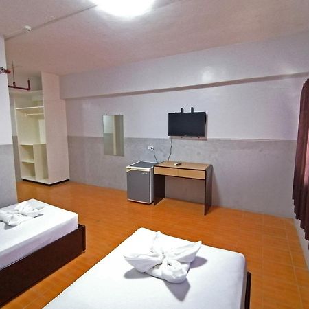 Dona Mercedes Cebu Stadt Exterior foto