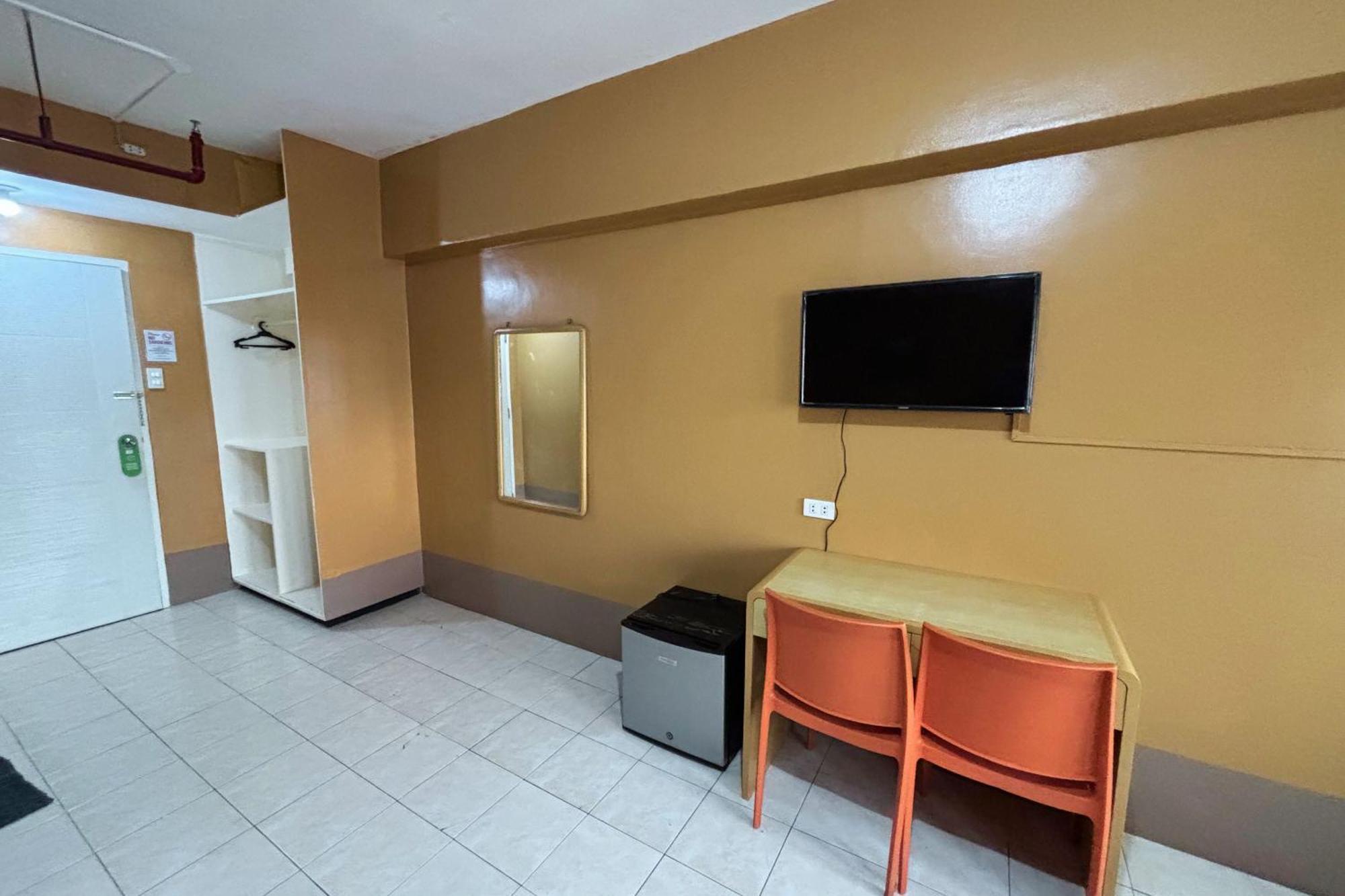 Dona Mercedes Cebu Stadt Exterior foto