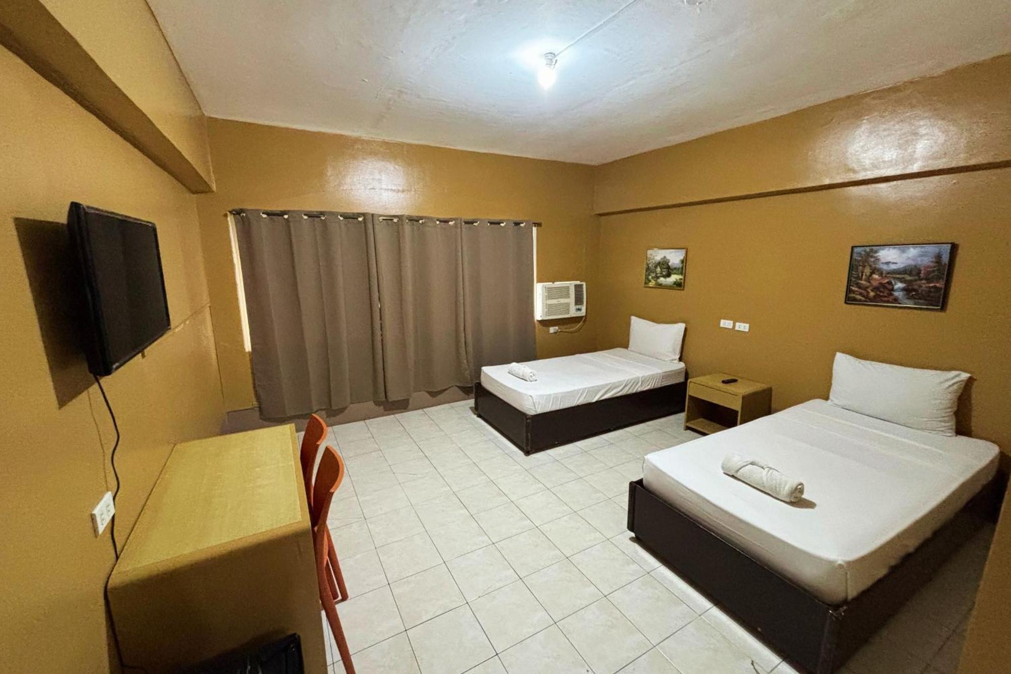 Dona Mercedes Cebu Stadt Exterior foto