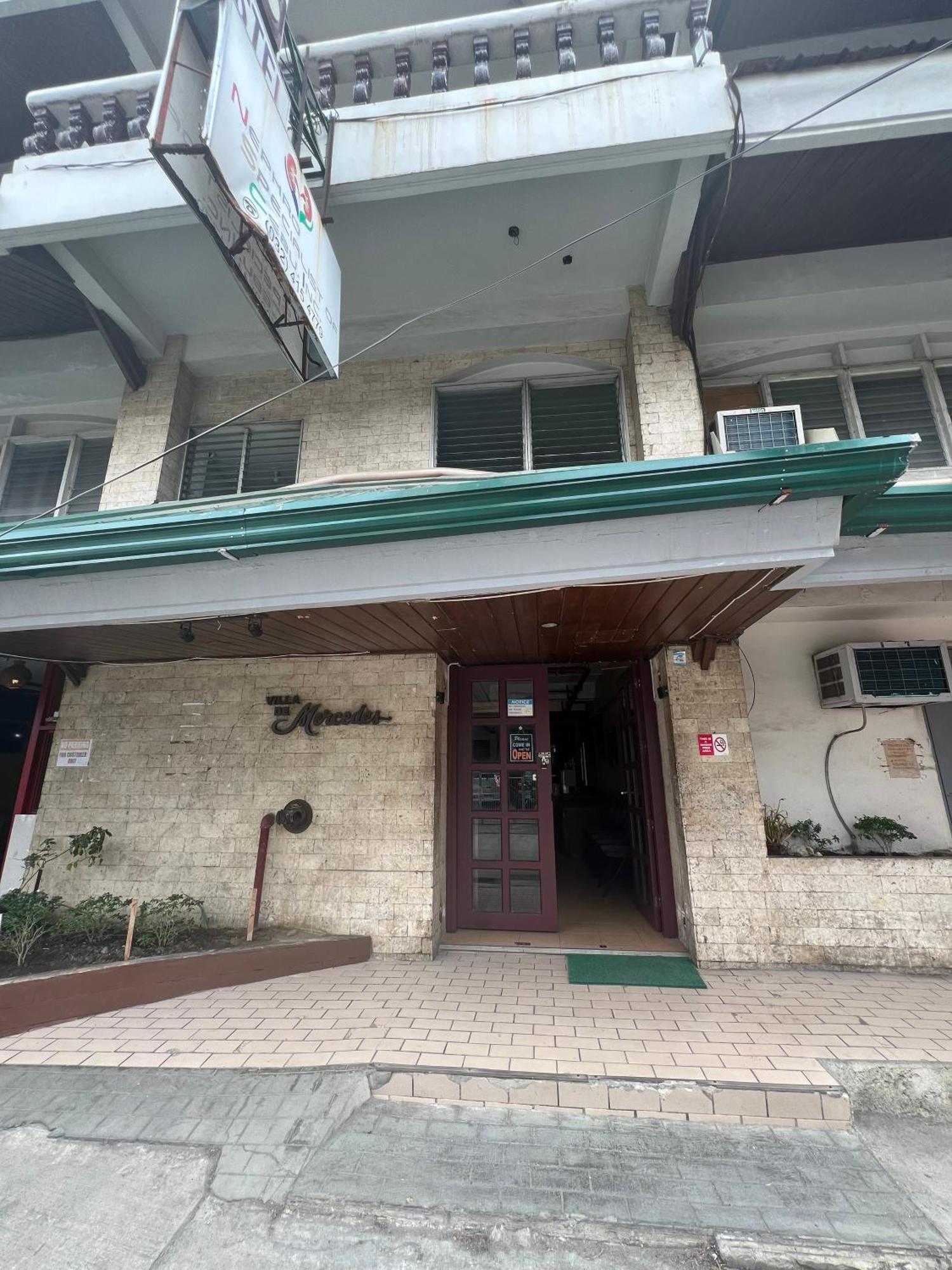 Dona Mercedes Cebu Stadt Exterior foto