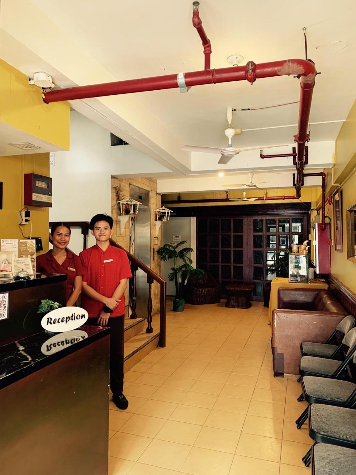 Dona Mercedes Cebu Stadt Exterior foto