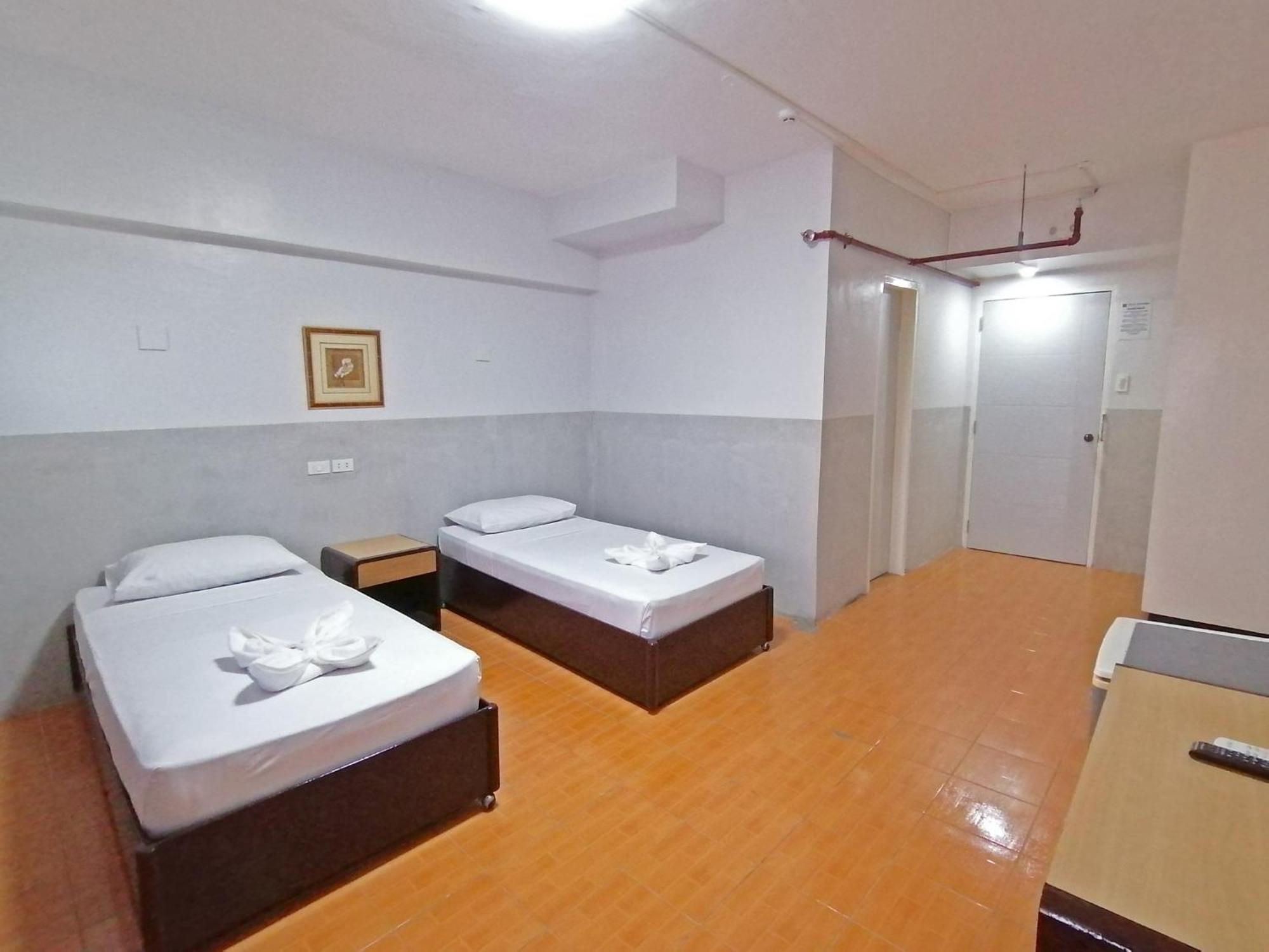 Dona Mercedes Cebu Stadt Exterior foto
